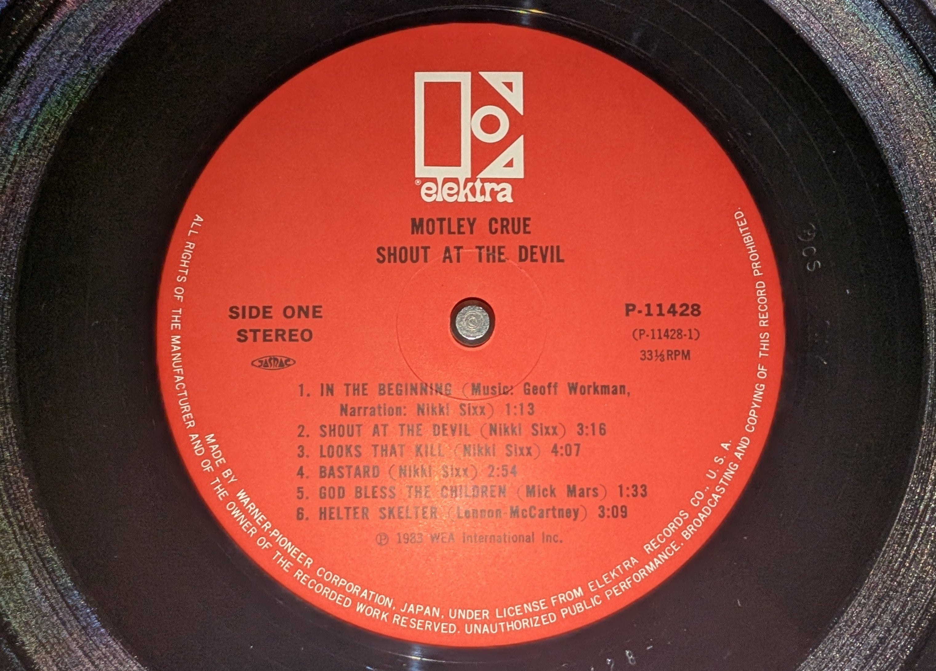 Mötley Crüe - Shout At The Devil