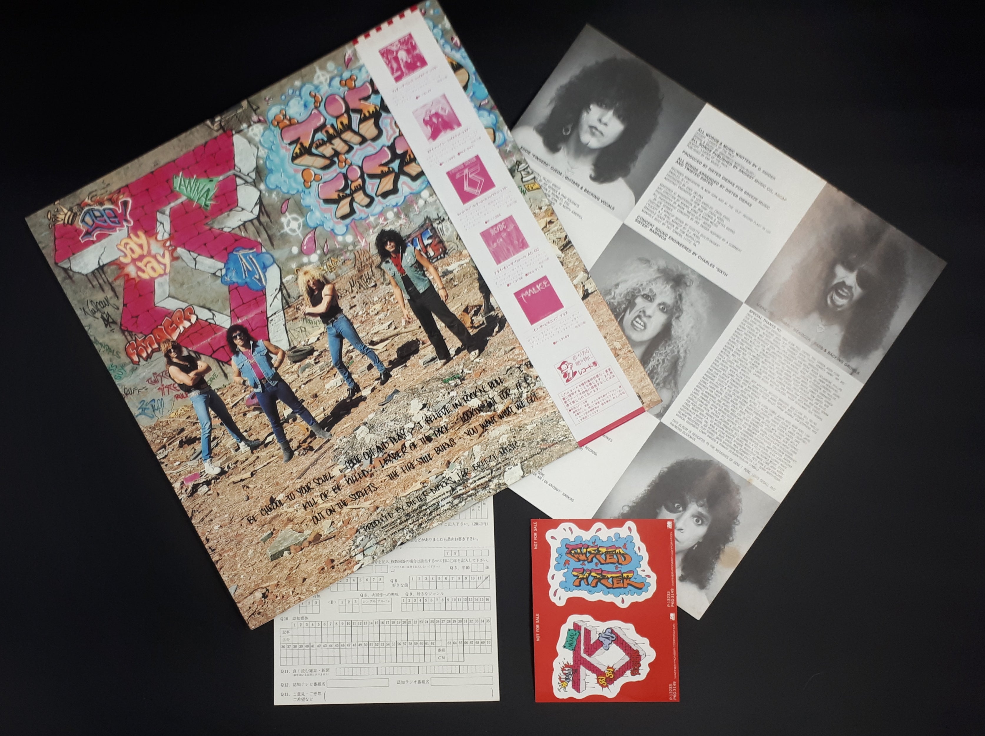 Twisted Sister - Come Out And Play