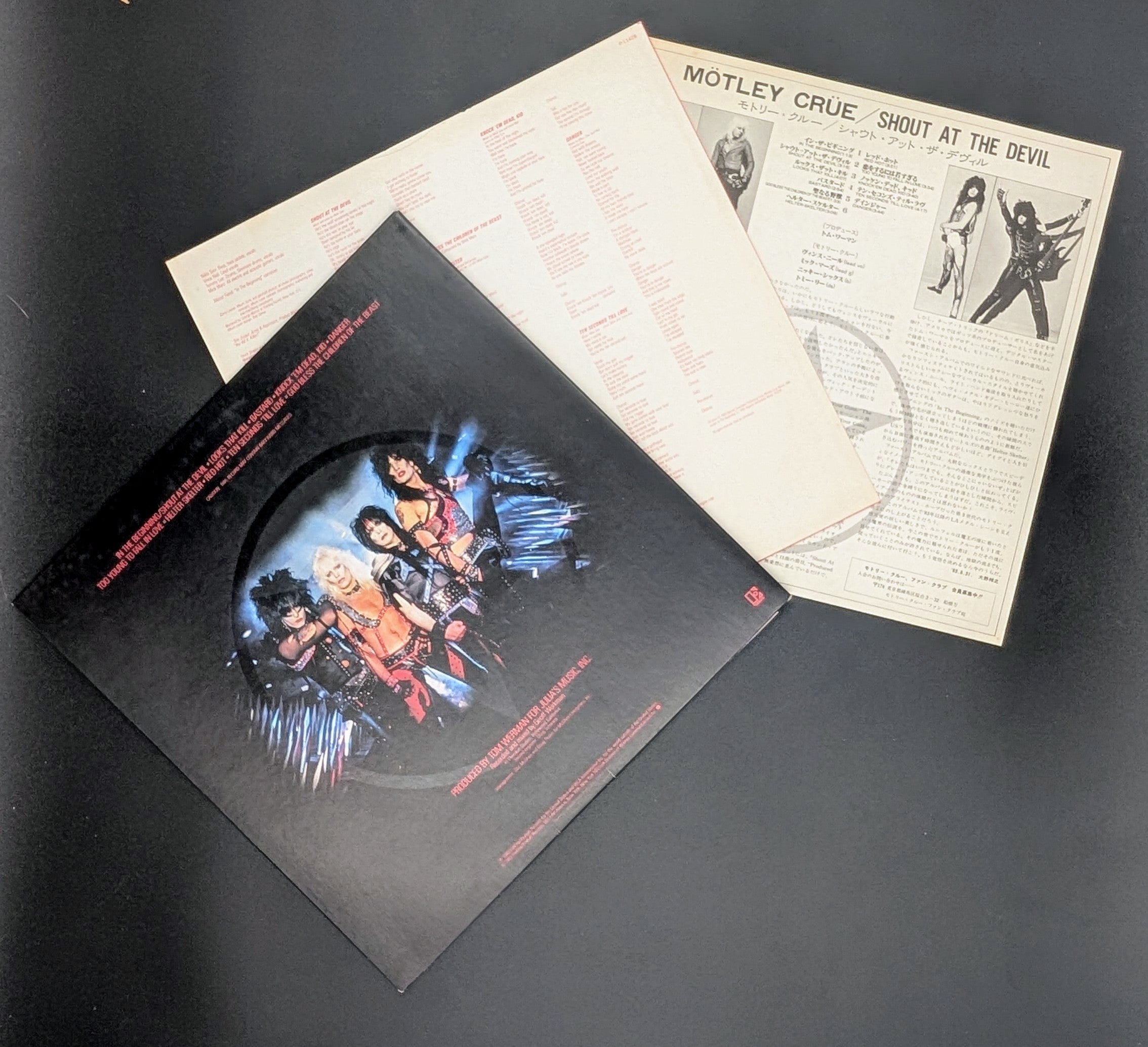 Mötley Crüe - Shout At The Devil