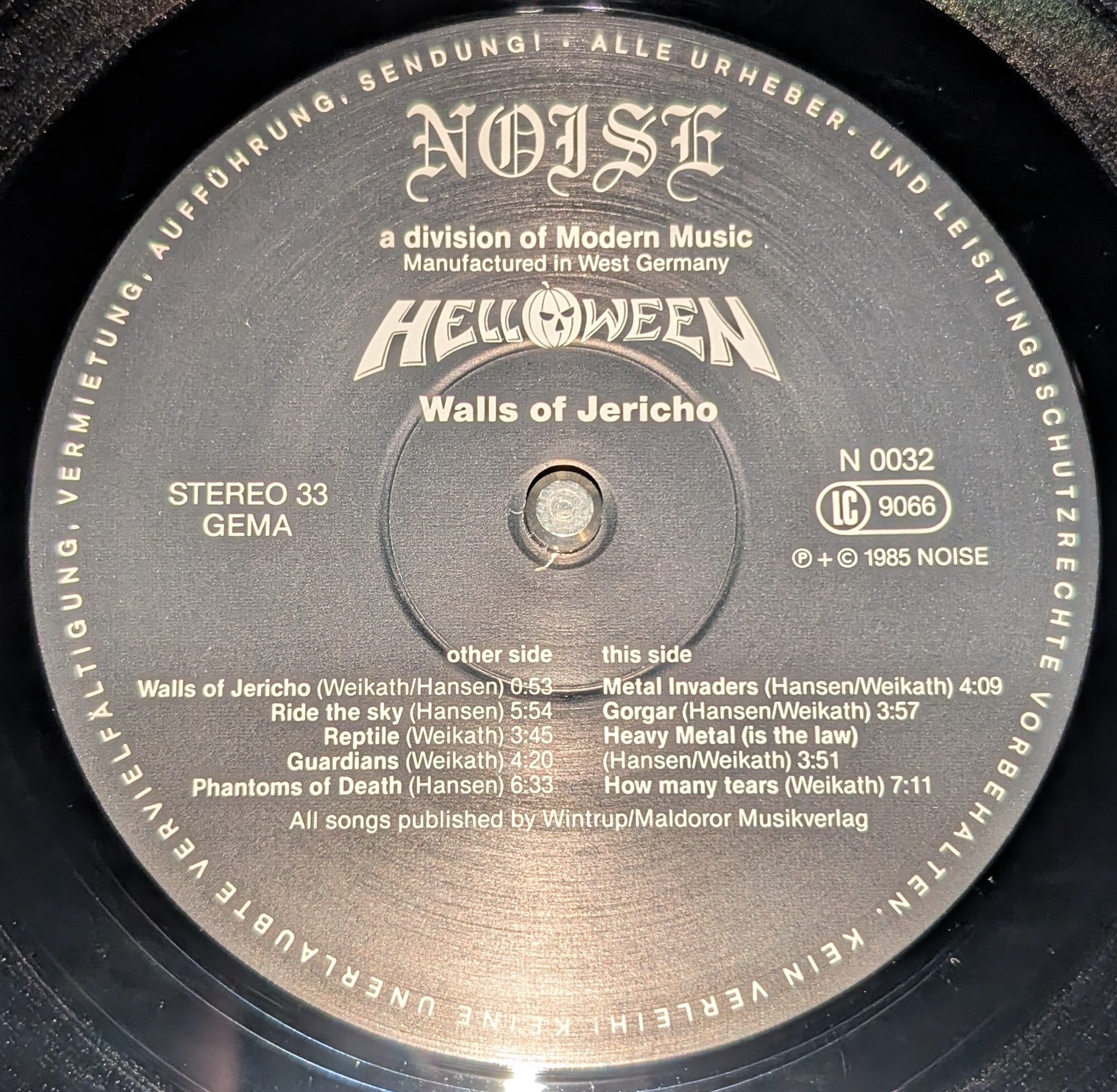 Helloween - Walls Of Jericho