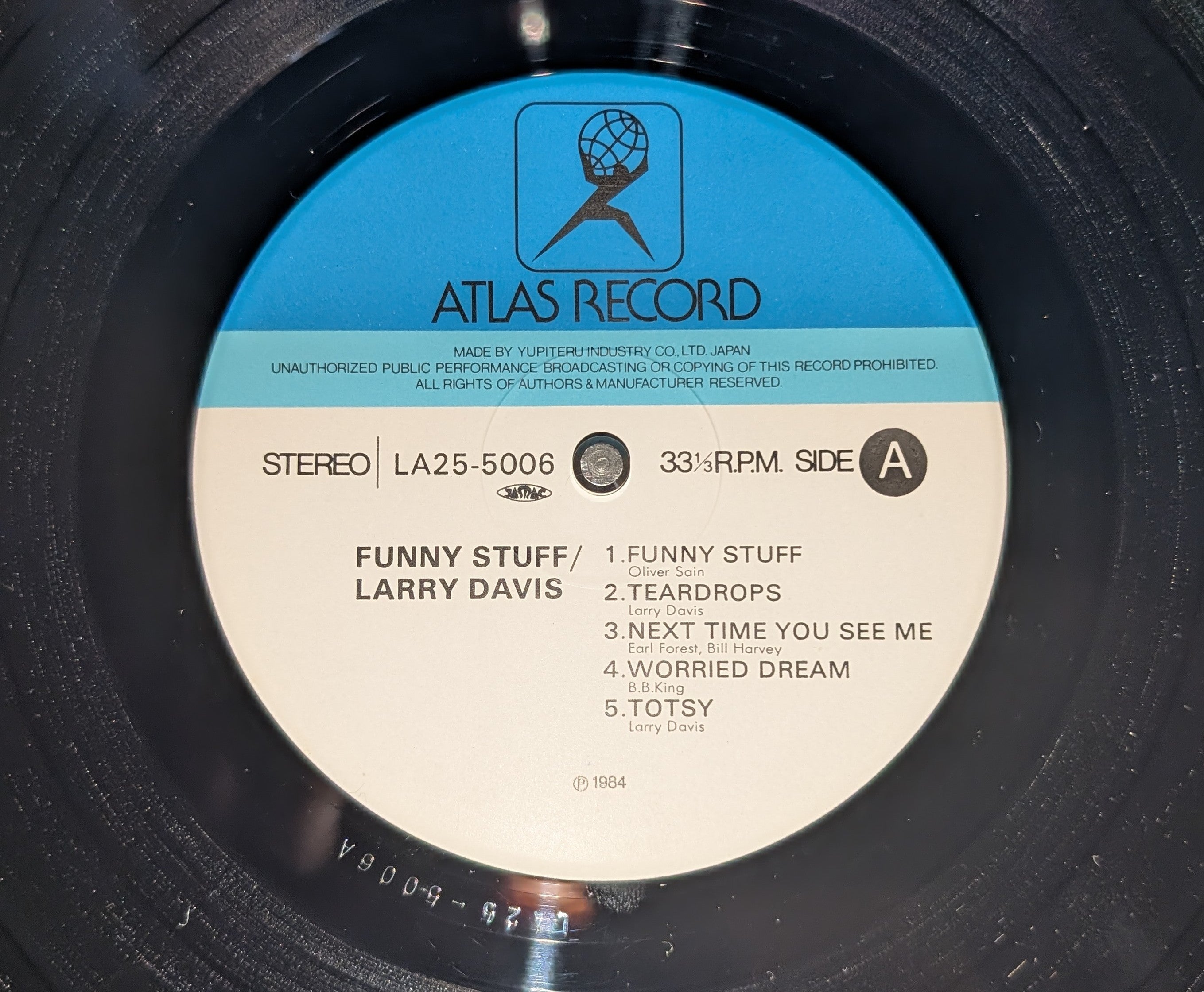 Larry Davis - Funny Stuff