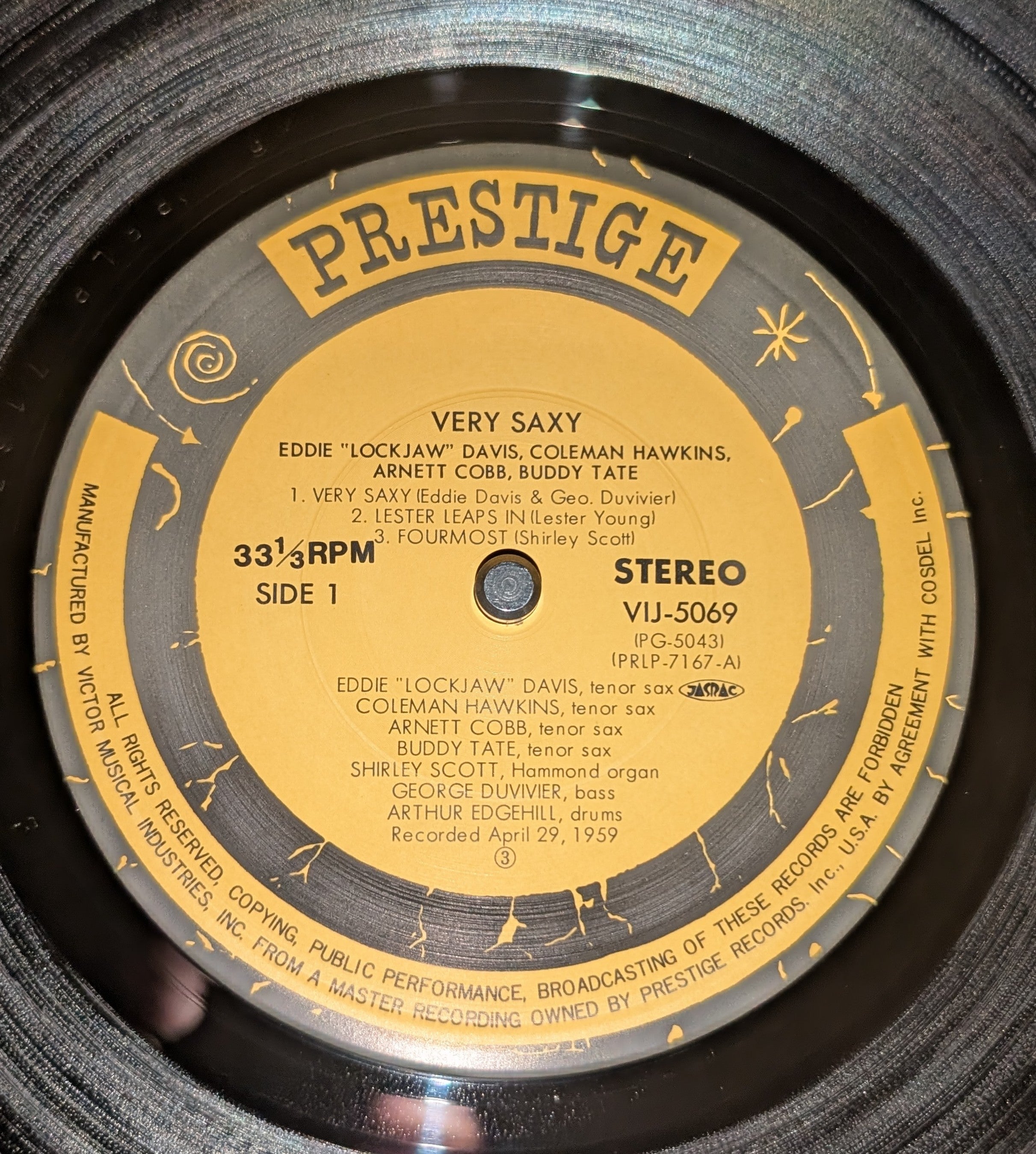 Eddie "Lockjaw" Davis - Buddy Tate - Coleman Hawkins - Arnett Cobb - Very Saxy