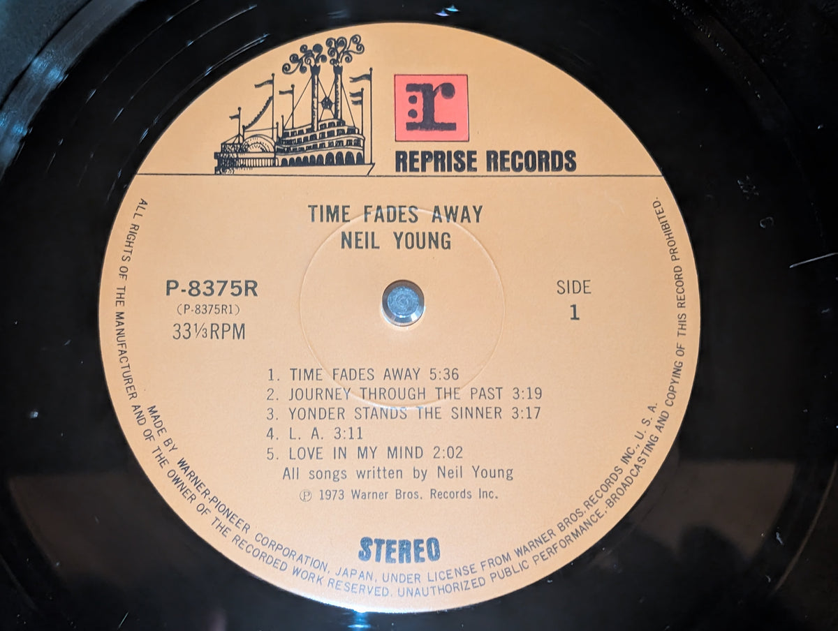 Neil Young - Time Fades Away  時は消え去りて